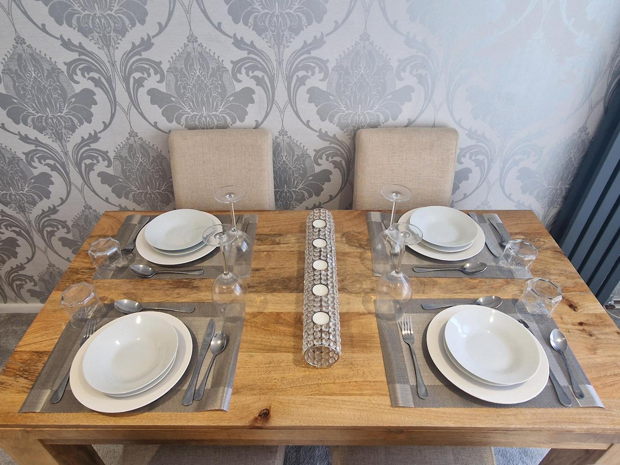 Stylish & Modern 2 Bed House With Free Parking Leeds * Leeds (West Yorkshire)
